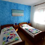 Family Friendly With A Swimming Pool Strmac, Labin - 5527 Διαμέρισμα *