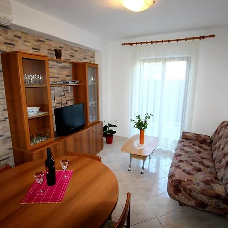 Family Friendly With A Swimming Pool Strmac, Labin - 5527 Appartement *
